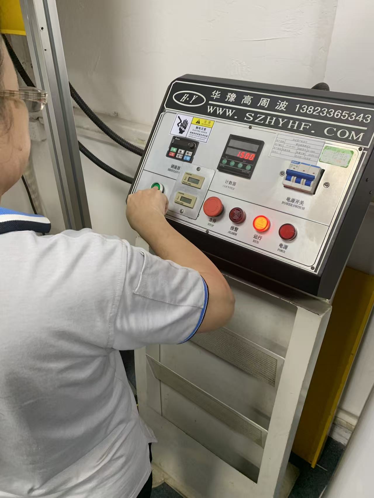 Conduct a 1,500-time load-bearing test on the thermal insulation bag